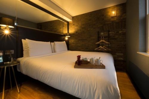 Deluxe Double Or Twin Room Near Chalk Farm LON Luxury Bookings
