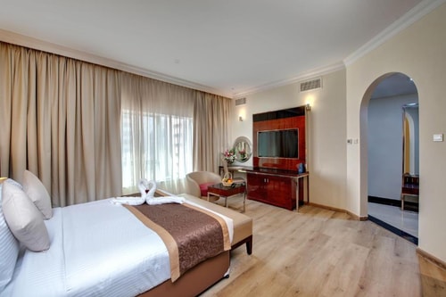Deluxe King Or Twin Room Near Ansar Mall 4 Luxury Bookings