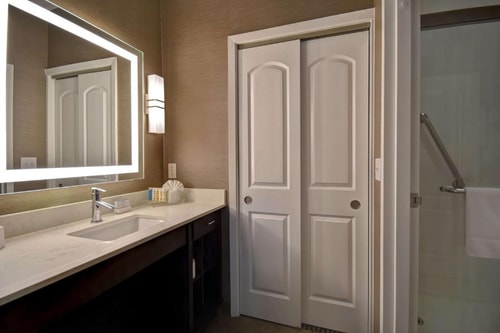 One Bedroom King Suite Near North green Park HOU 5 Luxury Bookings