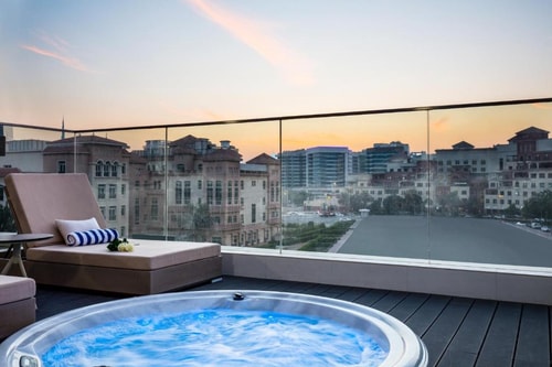 Executive Suite With jaccuzi Near Davis Langdon. 21 Luxury Bookings