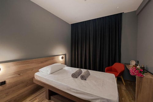 Standard King Or Twin Room Near Al Jadaf Metro 12 Luxury Bookings