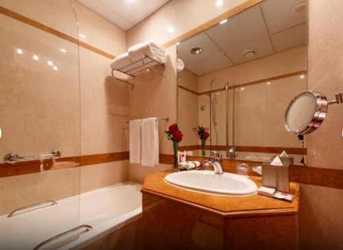 Two Bedroom Apartment Near Internet City Metro 8 Luxury Bookings