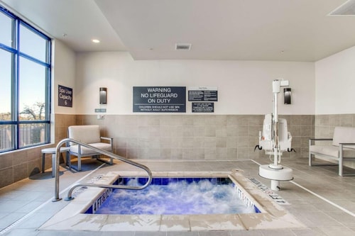 King Room Near Meadow Central DAL 5 Luxury Bookings