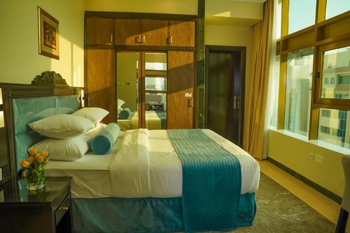 Executive Suite Near by AlNahda Nation School Boys Luxury Bookings