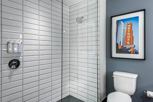 King Room Near Daikin Park Houston HOU 5 Luxury Bookings