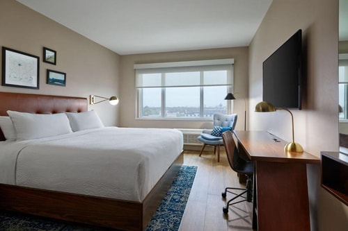 Guest Room Near Thorne Stadium HOU Luxury Bookings