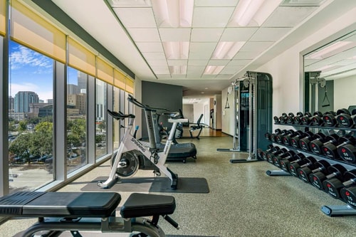 King Suite Near To Toyota Center HOU 14 Luxury Bookings