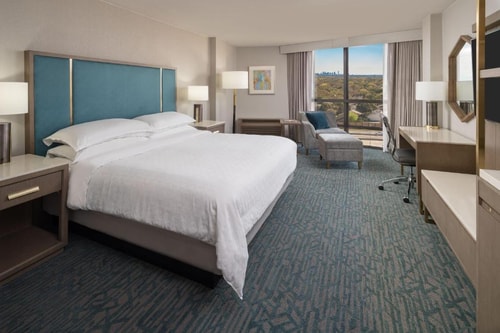 Guest Room Near Galleria Chevrolet DAL 2 Luxury Bookings