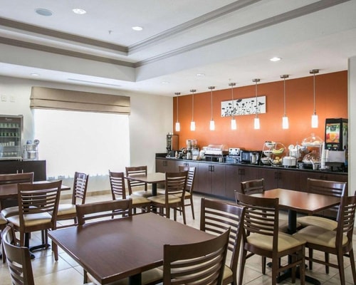 King Room Near Revolution Soccer Complex HOU 9 Luxury Bookings