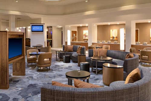 Queen Room Near William P Hobby Airport HOU 8 Luxury Bookings