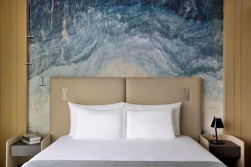 Deluxe King Room Near To Skydive Dubai 2 Luxury Bookings