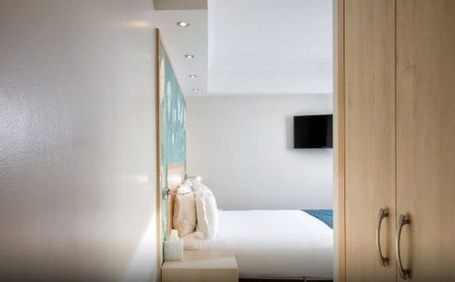 Standard Double Room Near Joymont Legal LON 2 Luxury Bookings