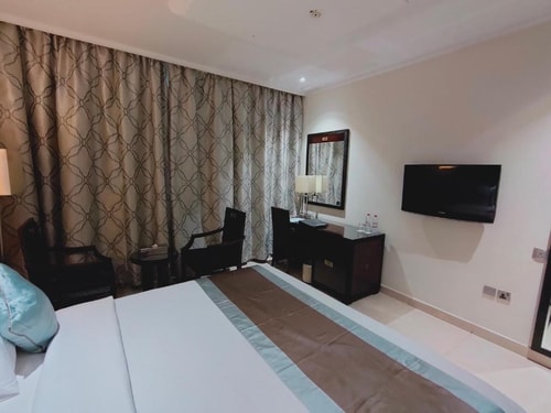 Classic Room Near New Academy School 1 Luxury Bookings