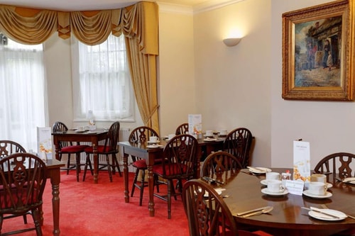 Double Room Near Hereward House School LON 9 Luxury Bookings