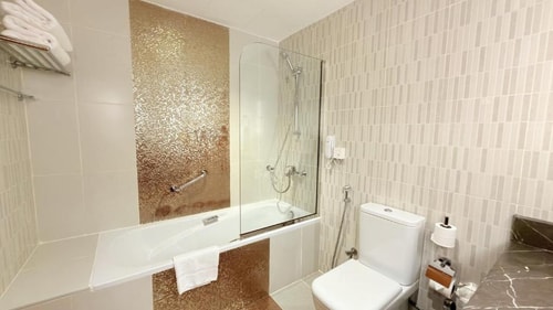 Executive King Or Twin Room Near Al Ghurrair Mall 11 Luxury Bookings