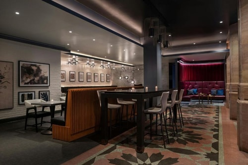 Cozy King Room Near Skydeck Chicago CHI 10 Luxury Bookings