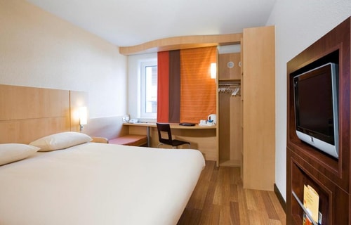 Standard Double Room Near Anchor Serica Court LON 1 Luxury Bookings