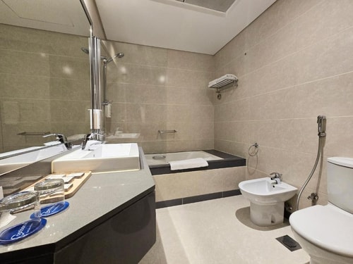 Executive 2 Bedroom Suite City View Near To Deira 5 Luxury Bookings