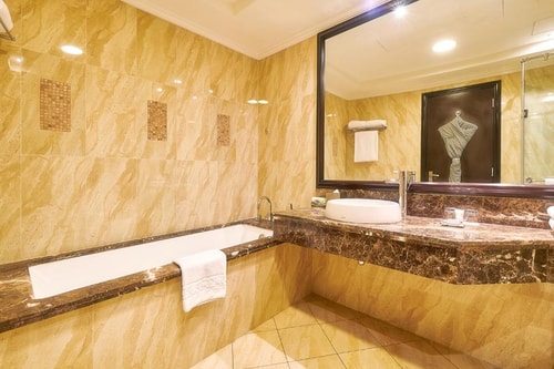 Standard King Or Twin Room Near Ajman Museum 5 Luxury Bookings