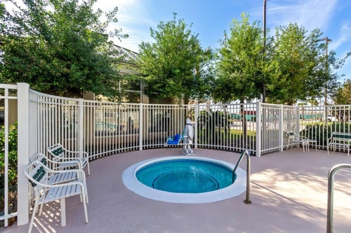 King Room Near Arthur Storey Park HOU 12 Luxury Bookings