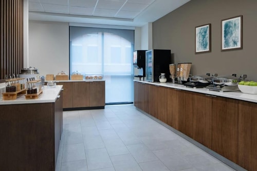 King Suite Near The Dallas World Aquarium DAL 10 Luxury Bookings