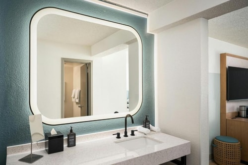 Queen Room Near Circle K ORL 4 Luxury Bookings