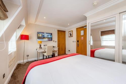 Queen Double Room Near Gloucester Park LON 5 Luxury Bookings