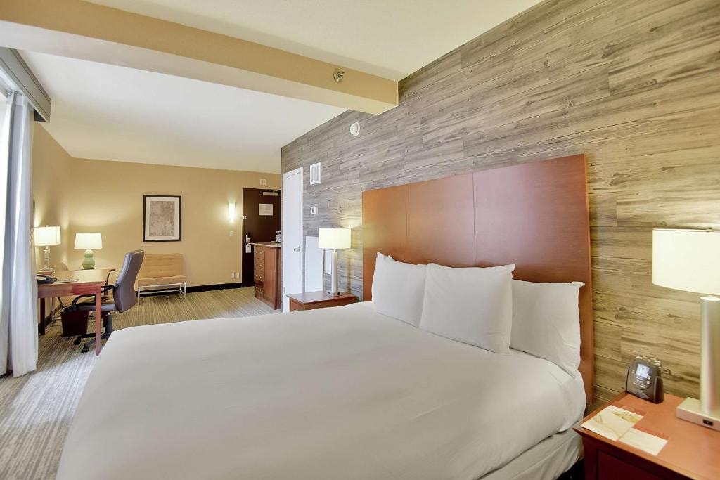 King Room Near To Uptown Collection HOU Luxury Bookings