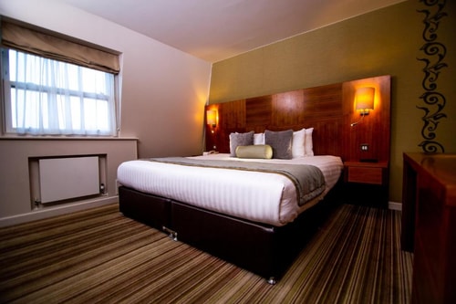 Club Double Room Near Cleveland Square LON Luxury Bookings