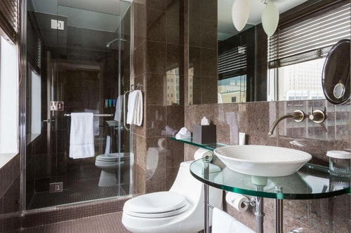 King Room Near Downtown Aquarium HOU 2 Luxury Bookings