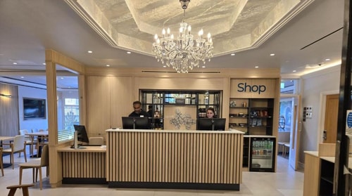 Queen Room Near The Chiswick Cinema LON 5 Luxury Bookings