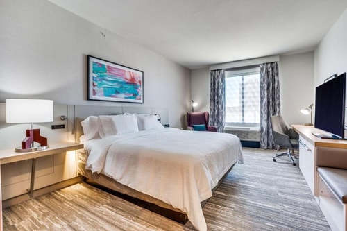 King Room Near Meadow Central DAL Luxury Bookings