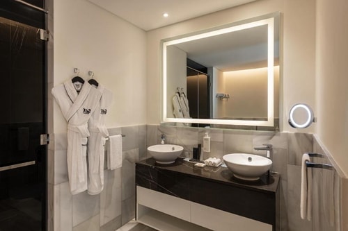One Bedroom Suite Palm Sea View In Palm Jumeirah 7 Luxury Bookings