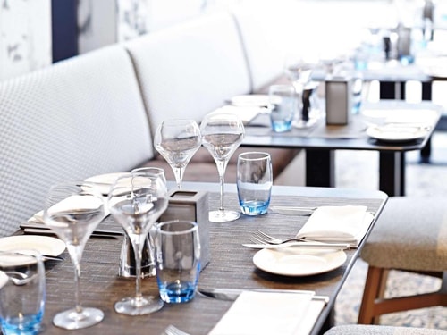 Superior Queen Room Near Chalkhill Park LON 8 Luxury Bookings