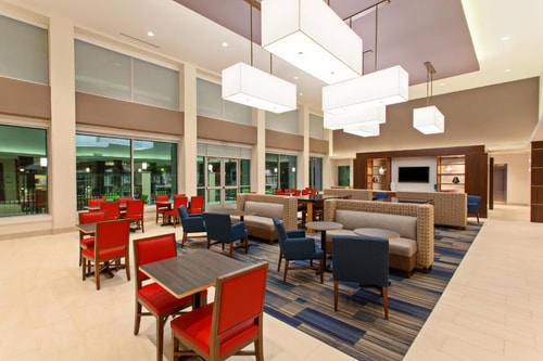 Standard King Or Twin Room Near Planet Fitness HOU 7 Luxury Bookings