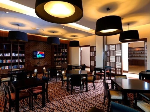 One Bedroom King Suite Near Civic Square Park 10 Luxury Bookings