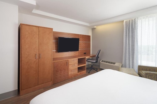 King Room Near Chica Miami MIA 14 Luxury Bookings