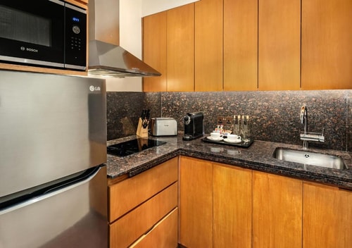 Studio Residence Near Burj Al Salam SZR 5 Luxury Bookings