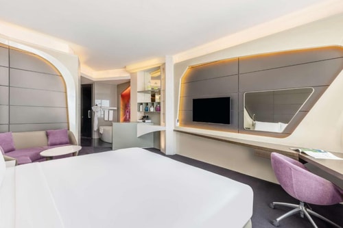 Luxury Deluxe Room by Luxury Bookings 0 Luxury Bookings