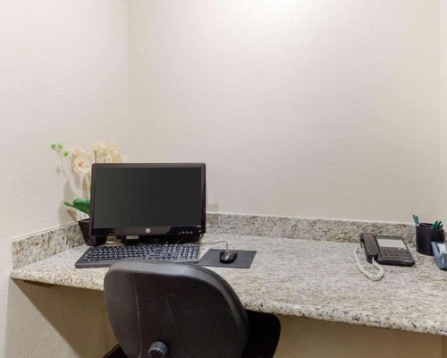 Queen Suite Near JVC Family Medicine HOU 11 Luxury Bookings