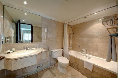 Deluxe Suite Near Sindhi Ceremonial Centre 4 Luxury Bookings