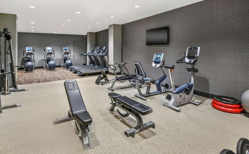 King Room Near Venture Commercial Real Estate DAL 9 Luxury Bookings