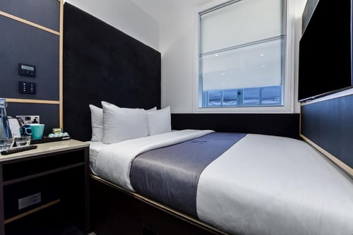 Queen Room Near Museum of Freemasonry LON Luxury Bookings