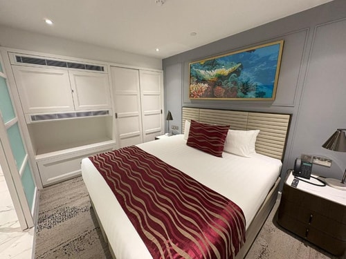 Studio Near Barclays Bank LON Luxury Bookings