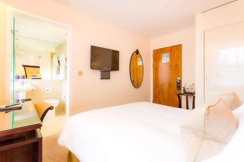Superior Double Room Near Wallace Collection LON 1 Luxury Bookings