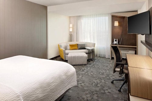 King Room Near The Dallas World Aquarium DAL 1 Luxury Bookings