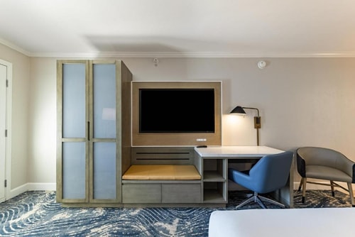 Standard Room Near Bite Bistro Wine Bar ORL 1 Luxury Bookings