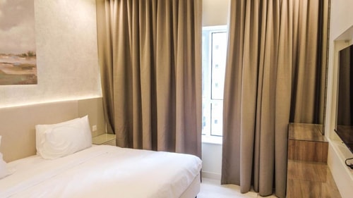 Two Bedroom Apartment Near Capital Park 2 Luxury Bookings