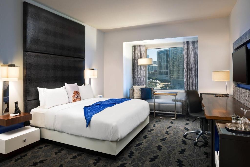 Standard King Room Near Dallas Museum of Art DAL Luxury Bookings