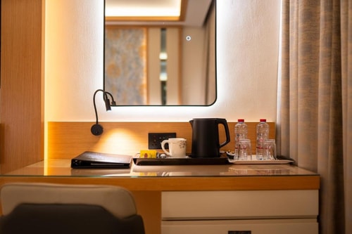 Standard King Or Twin Room Near New Academy School 6 Luxury Bookings